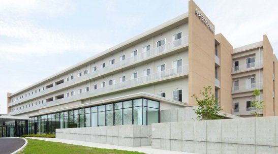 病院　社会医療法人ジャパンメディカルアライアンス東埼玉総合病院（病院）まで910m