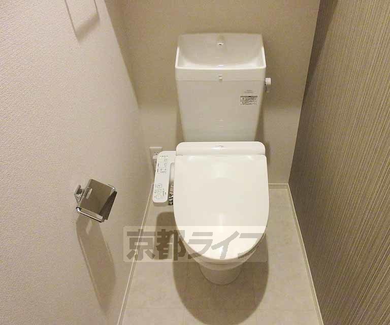 トイレ　ウォシュレットつき