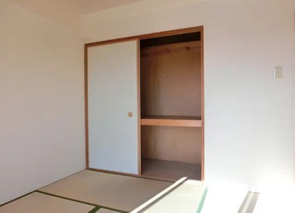 収納　押入