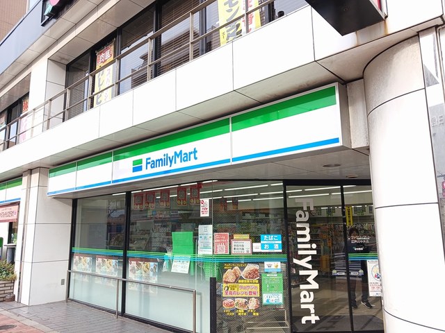 コンビニ　ファミリーマート（コンビニ）まで169m