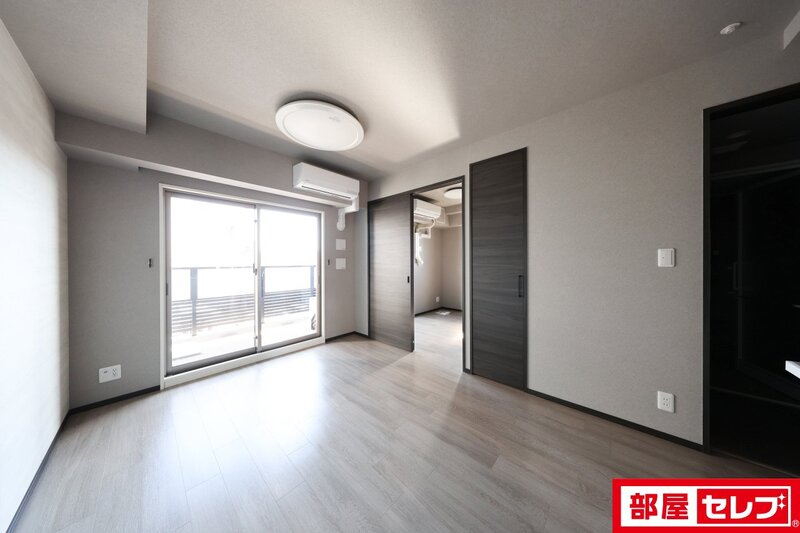 プレサンスレイズ茶屋ヶ坂の居間写真