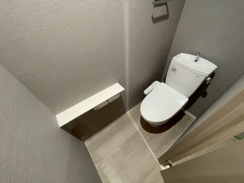 トイレ　シャワートイレになっているので快適です！