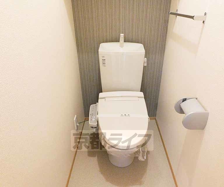 トイレ　嬉しいウォシュレット付・