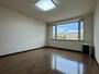 居室・リビング　広くてキレイなお部屋が広がっていて、充実した生活が送れそう。
