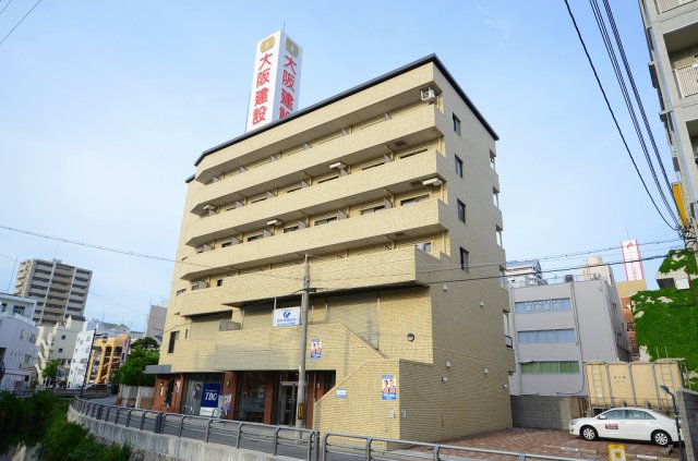 建物外観　モニター付きインターホンついてます♪