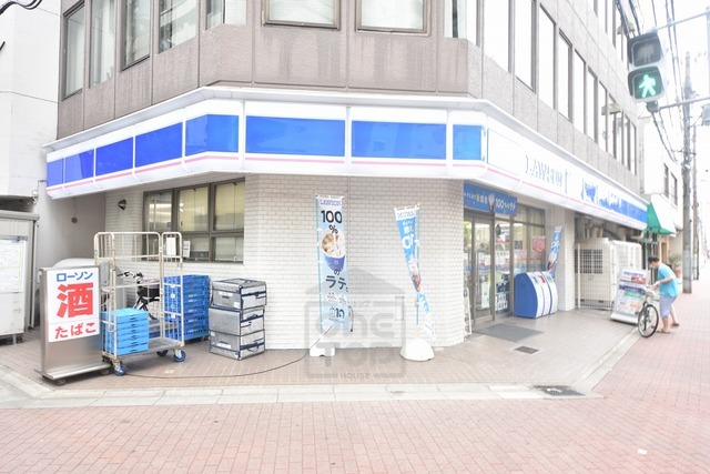 コンビニ　ローソン　江坂店（コンビニ）まで236m