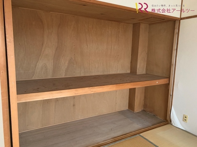 収納　押入　襖修繕中