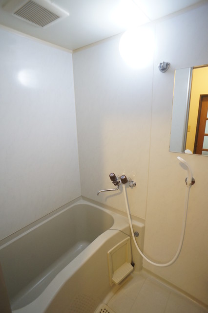 バス・シャワールーム　（同建物別部屋参考写真）