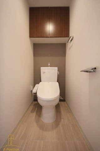 トイレ　プレサンス心斎橋レヨン