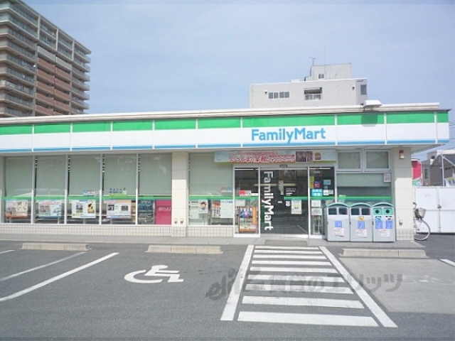 コンビニ　ファミリーマート栗東安養寺店（コンビニ）まで850m