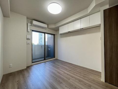 プレサンス名古屋ルクソリアの居間写真