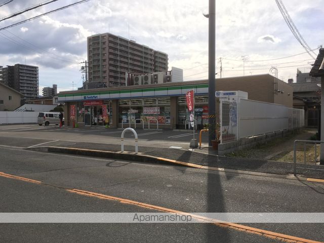 コンビニ　ファミリーマート（コンビニ）まで363m