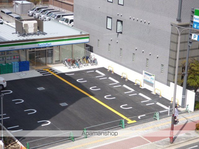 コンビニ　ファミリーマート（コンビニ）まで450m