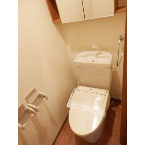 トイレ　類似室内