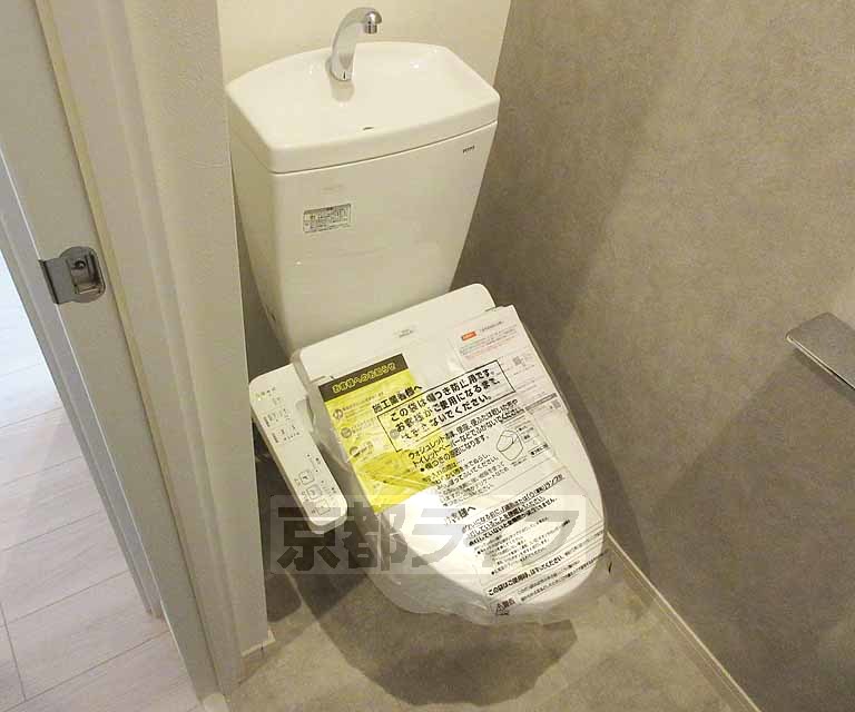 トイレ　ウォシュレット付きのトイレです・