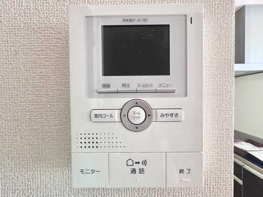 セキュリティ　モニタ付きインターホンで防犯性◎　同棟参考写真