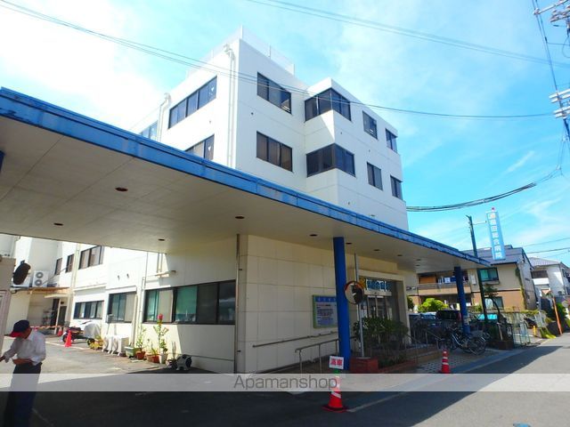 コンビニ　ファミリーマート（コンビニ）まで263m