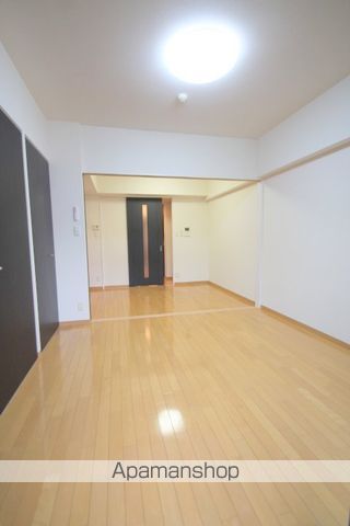 ラナップスクエア堺筋本町の居間写真