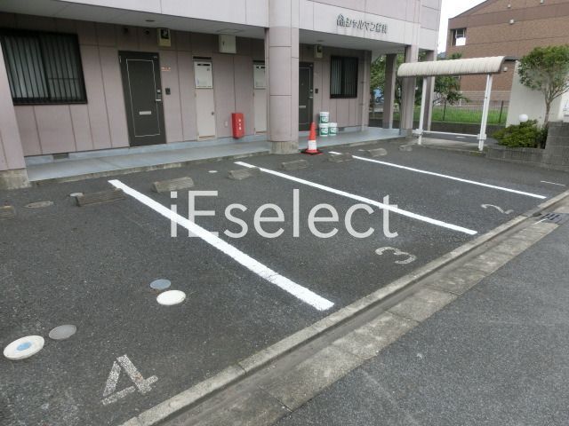 駐車場　敷地内の駐車場もあります。