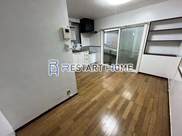 鈴蘭台南町7丁目戸建ての居間写真