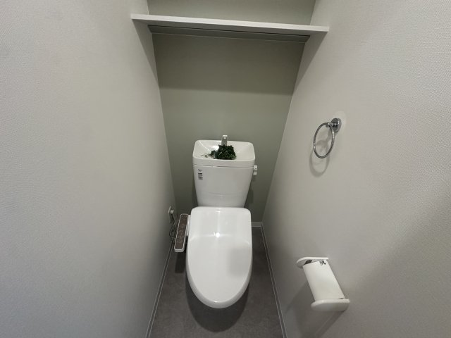 NU武庫川駅前のトイレ写真