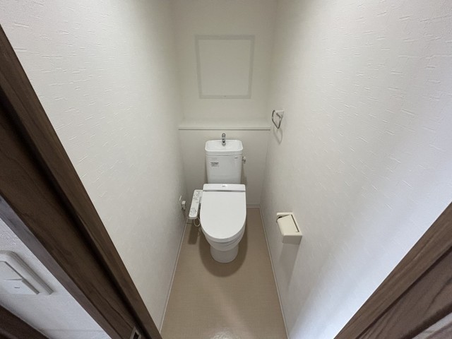 神戸電鉄三田線 横山駅 徒歩14分 4階建 築9年のトイレ写真