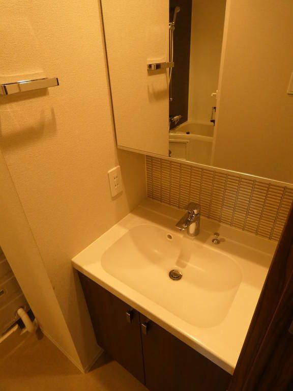 洗面設備　写真は同タイプ住居です。
