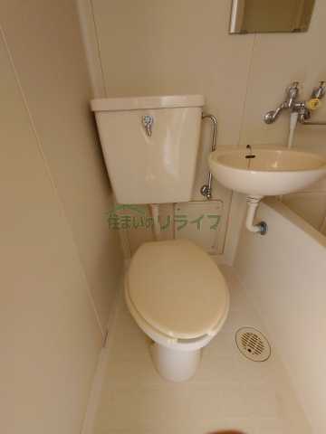 トイレ　ESサイド 402