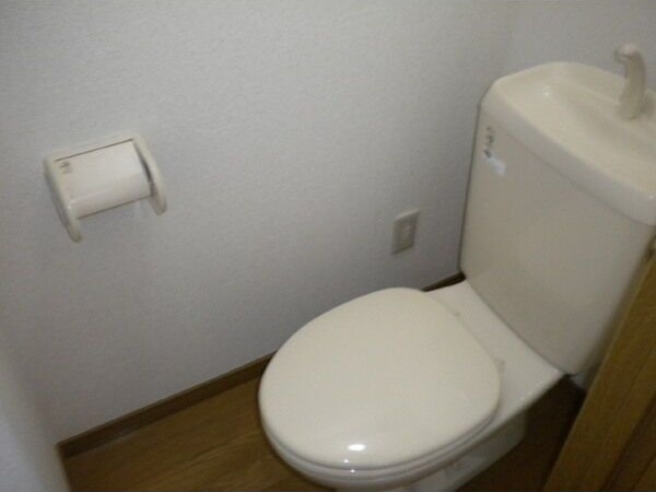 ＪＲ東海道本線 野田新町駅 徒歩21分 3階建 築26年のトイレ写真