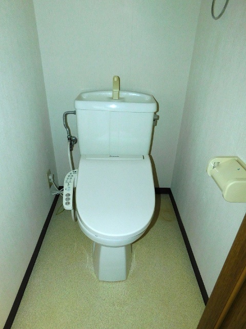 【石川勉マンションのトイレ】