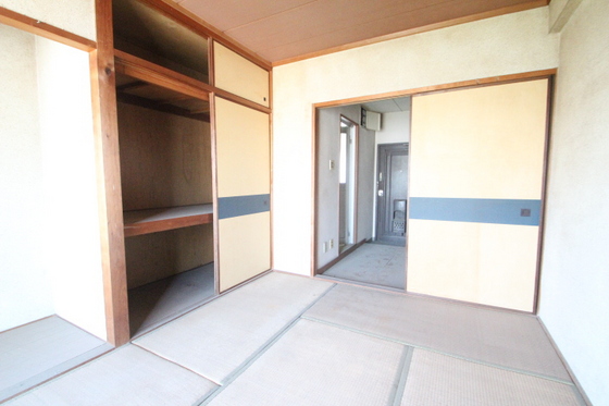 居室・リビング　※別号室の写真です