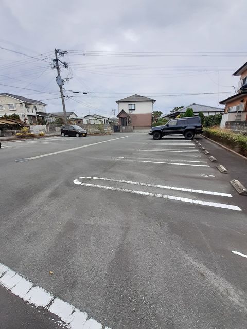 【大牟田市大字手鎌のアパートの駐車場】