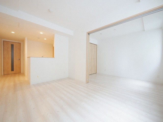 居室・リビング　☆10.7帖の広々としたリビングです！