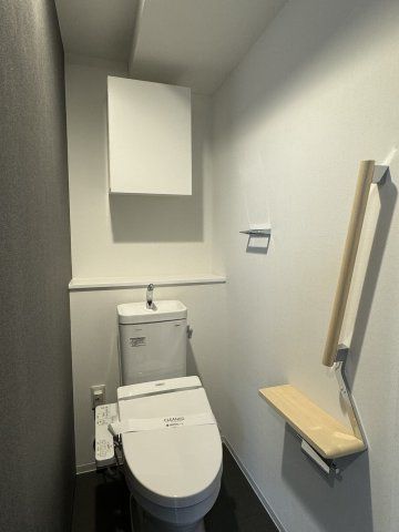 【新宿区西新宿のマンションのトイレ】