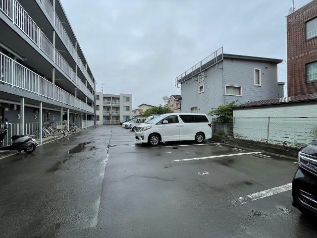 【函館市柳町のマンションの駐車場】