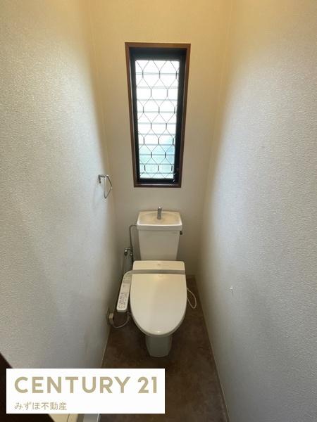 トイレ　温水洗浄便座付で便利☆