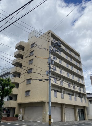 【広島市東区光町のマンションの建物外観】