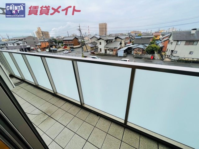 【ＡＺＵＬ富田駅前のバルコニー】