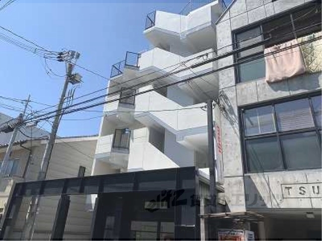 京都市上京区稲葉町のマンションの建物外観