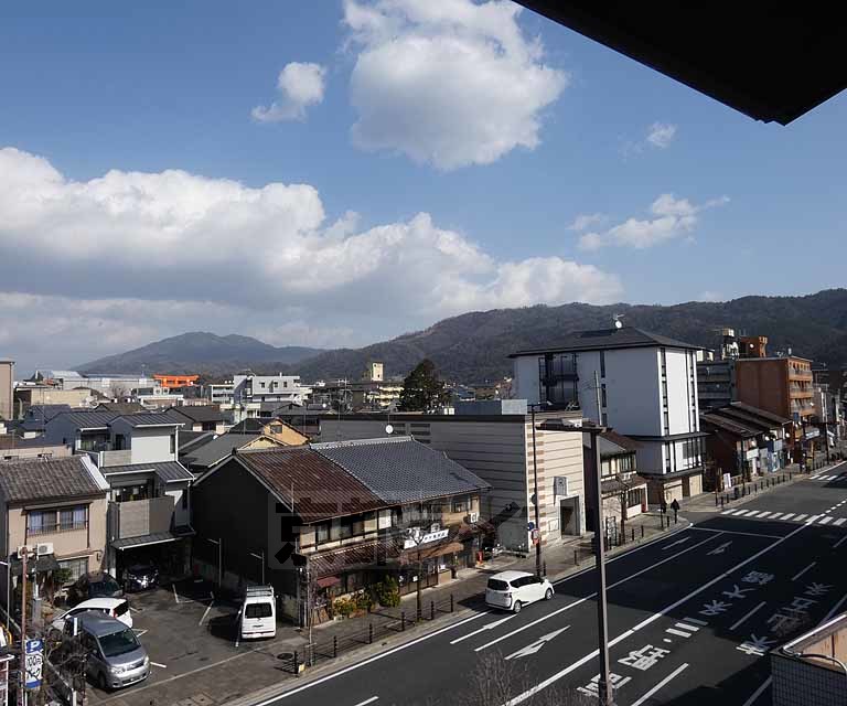 【京都市東山区今小路町のマンションの眺望】