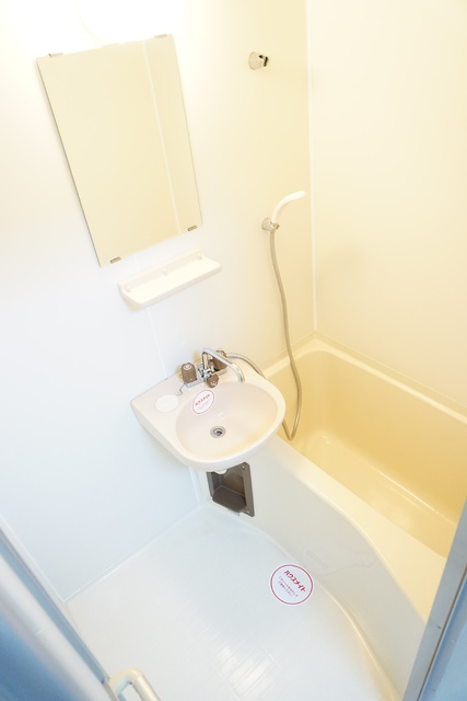 バス・シャワールーム　【バスルームです】