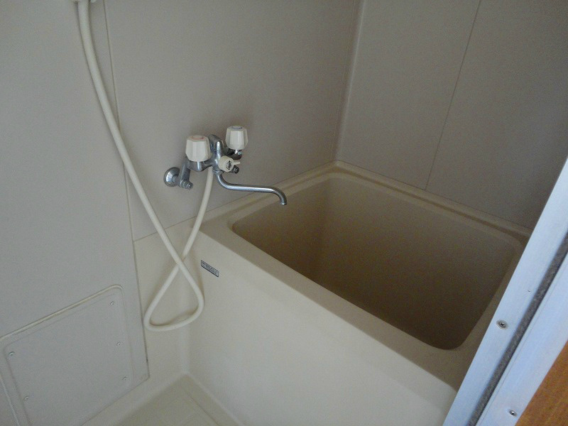 バス・シャワールーム　※写真は別号室です。