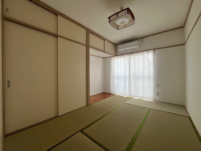 昌栄ビルの居間写真