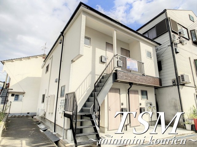 建物外観　フルリノベーションの物件