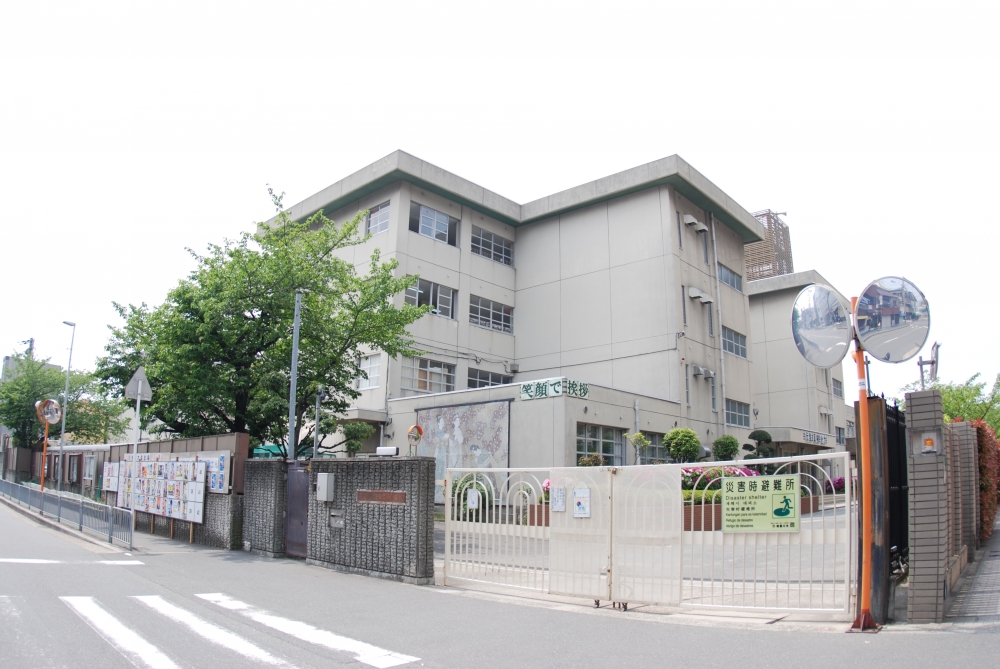 中学校　寝屋川市立友呂岐中学校（中学校）まで486m