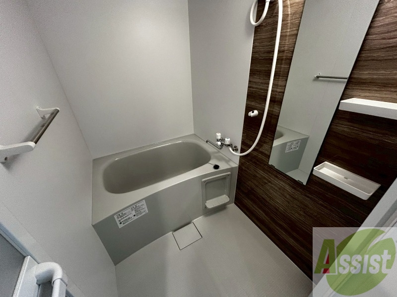 バス・シャワールーム　ユニットバスです。疲れを癒すのに欠かせませんね！