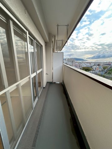 バルコニー　外からの目が気にならないバルコニーで洗濯物が干せます