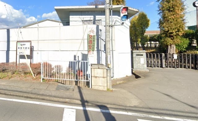 中学校　高崎市立箕郷中学校（中学校）まで692m