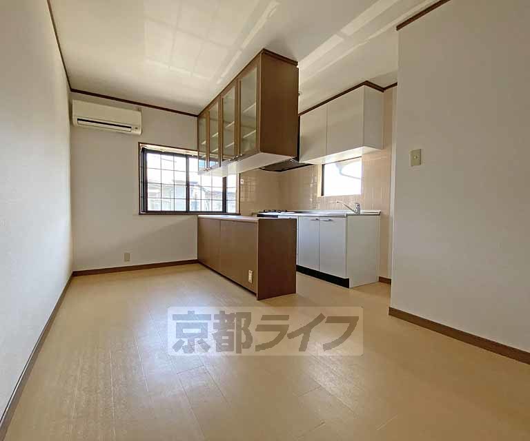 居室・リビング　キッチン造り付けカウンター収納のあるＬＤＫです。２階リ...