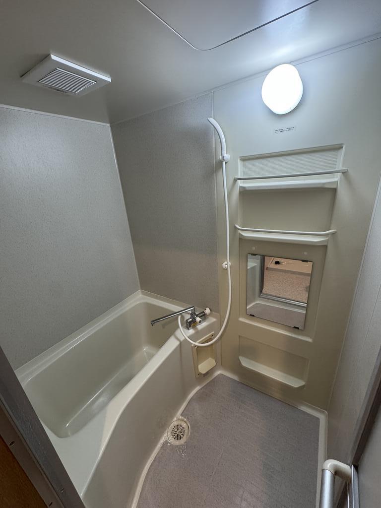 バス・シャワールーム　綺麗な浴室です